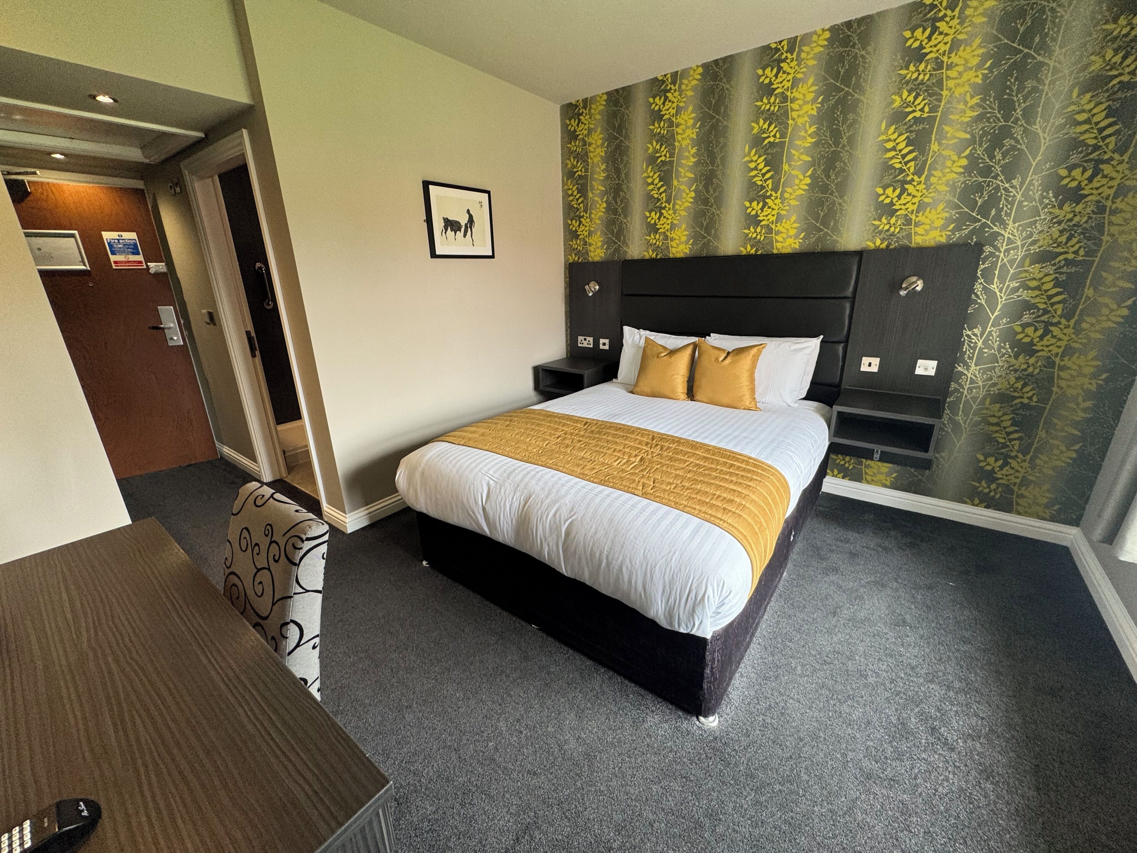 Habitación estándar doble | 1 dormitorio, escritorio, tabla de planchar con plancha y wifi gratis