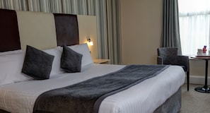 1 dormitorio, escritorio, tabla de planchar con plancha y wifi gratis