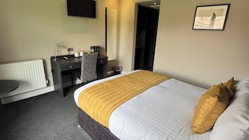 Standard Double Room | 1 bedroom, desk, iron/ironing board, free WiFi