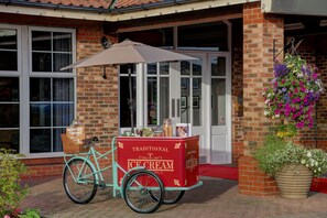 Property entrance - Allerton Court Hotel (Northallerton)