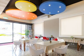 Dining - Rainbow House (Ji'an)