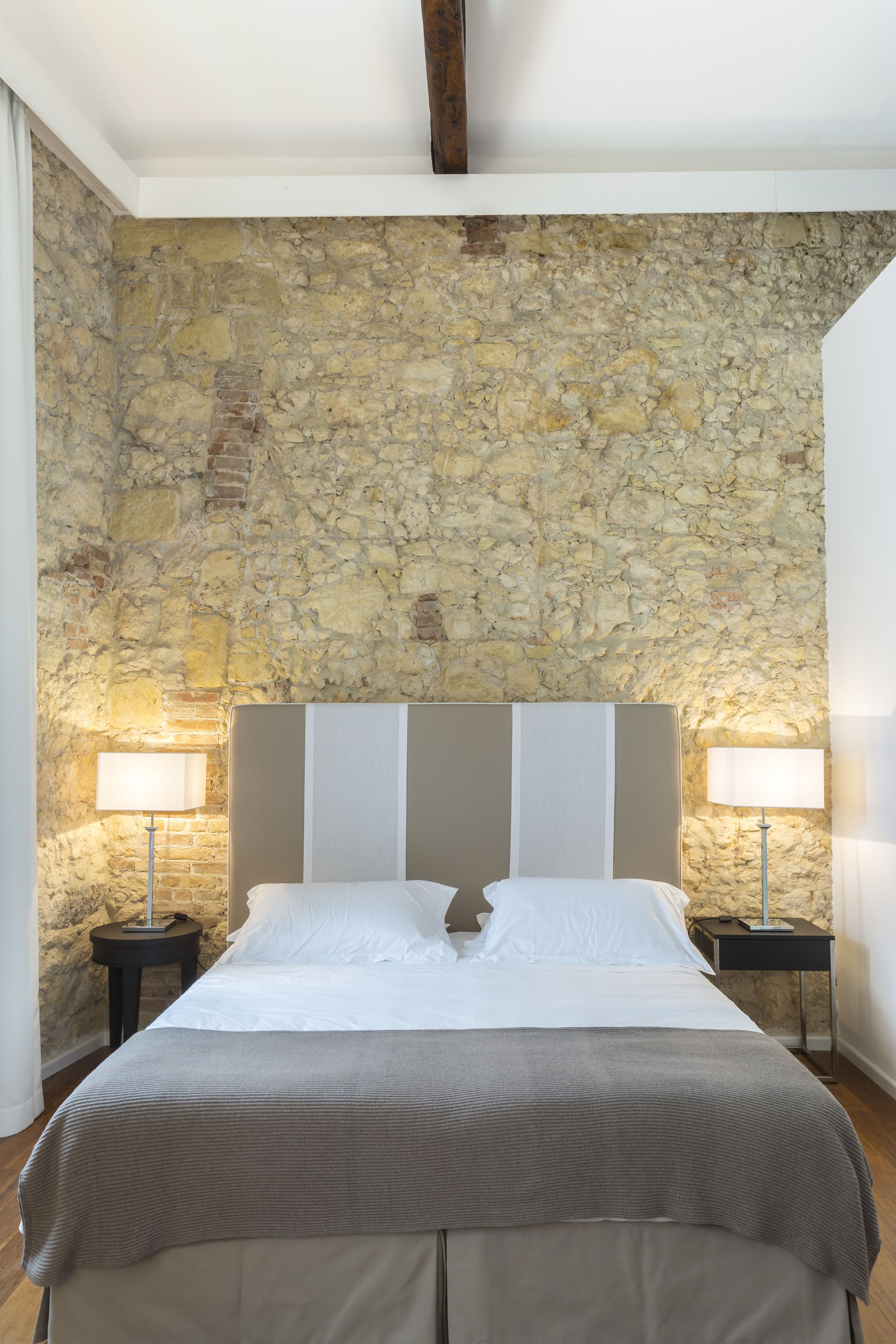 luxury double room, 1 king bed | minibar, in-room safe, individually furnished, desk