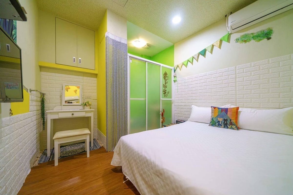 Basic Room | Individually decorated, blackout curtains, free WiFi, wheelchair access