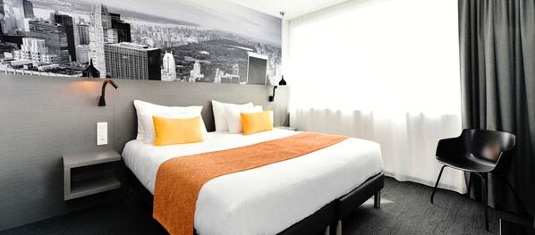 Junior Suite | In-room safe, blackout curtains, soundproofing, iron/ironing board