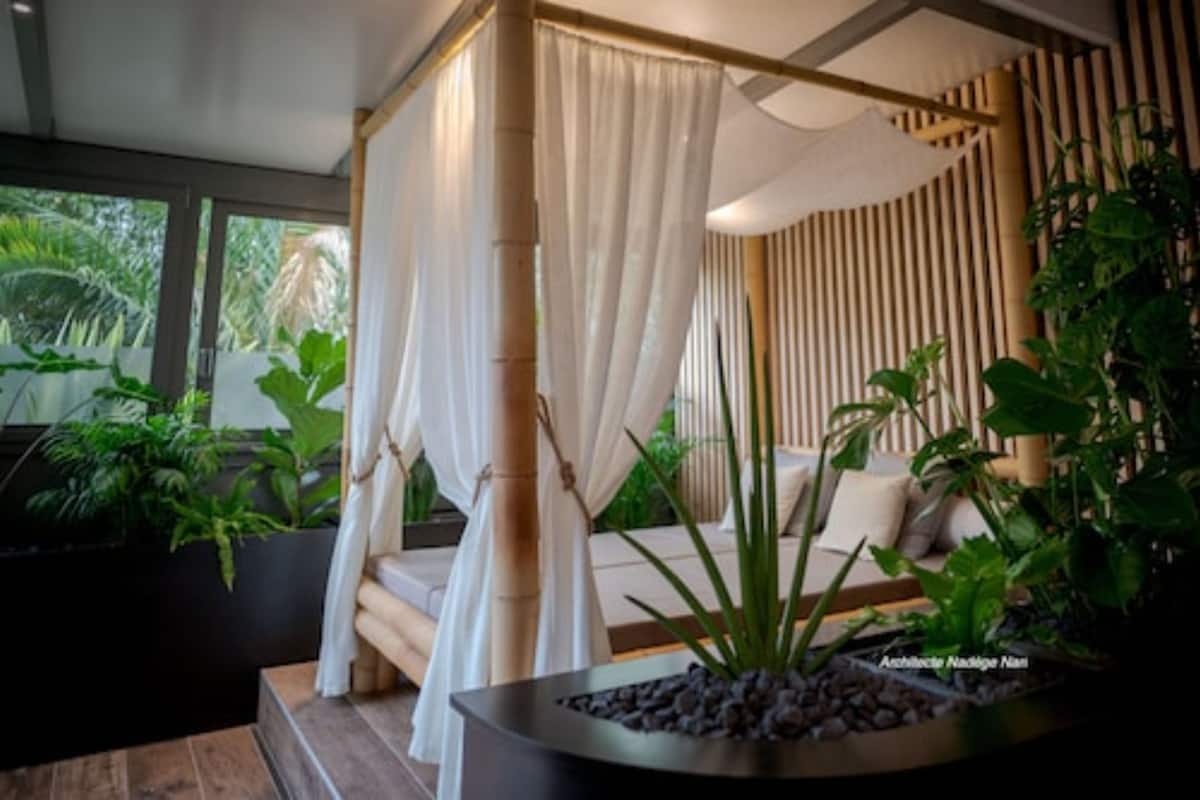 turkish bath/hammam, body treatments, hot stone massages, body scrubs