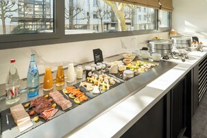 Daily buffet breakfast (EUR 18 per person)