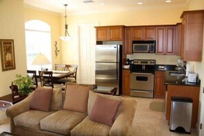 Luxury Apartment, 2 Bedrooms, Non Smoking, Beach View | Private kitchen