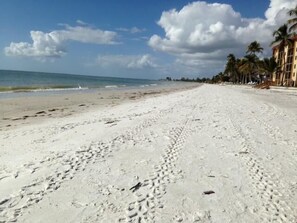 Beach - Coconut Cottage Wkly (Fort Myers Beach)