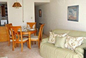 Luxury Apartment, 2 Bedrooms, Non Smoking, Beach View | Living room