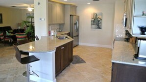 Private kitchen - Island Getaway Wkly (Fort Myers Beach)
