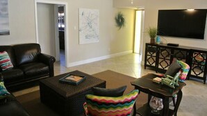 Living room - Island Getaway Wkly (Fort Myers Beach)