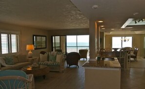 Luxury Apartment, 3 Bedrooms, Non Smoking, Beach View | Free WiFi - Pelican Point 2B MO (Bonita Springs)