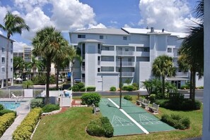 Exterior - Royal Pelican 182 MO (Fort Myers Beach)