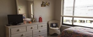 Luxury Apartment, 2 Bedrooms, Non Smoking, Beach View | Free WiFi