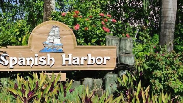 Exterior detail - Spanish Harbor 37 MO (Bonita Springs)