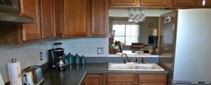 Luxury Apartment, 2 Bedrooms, Non Smoking, Beach View | Private kitchen