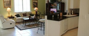 Luxury Apartment, 4 Bedrooms, Non Smoking, Beach View | Living room