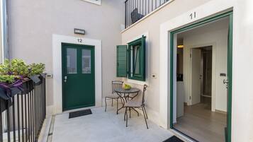 Studio, Balkon, Blick auf den Innenhof | Terrasse/Patio