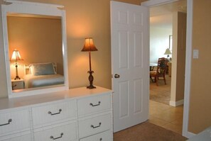 Appartement Luxe, 2 chambres, non-fumeur, vue plage | Équipements de la chambre