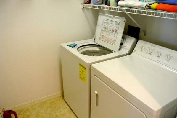 Laundry room - Waterside 283 MO (Fort Myers Beach)