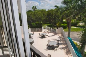 Terrace/patio - Waterside 326 MO (Fort Myers Beach)