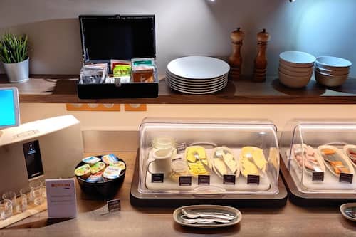 Petit déjeuner continental servi tous les jours en supplément