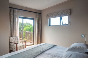 Standard Room | Premium bedding, Select Comfort beds, desk, blackout curtains