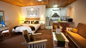 Apartment (Self Catering ) | Desk, iron/ironing board, free cots/infant beds, free rollaway beds