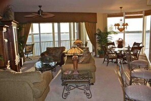 Luxury Apartment, 2 Bedrooms, Non Smoking, Beach View | Living room