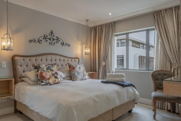 Luxury Apartment, Multiple Beds