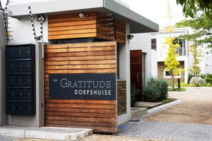 Property entrance - Avemore LaGratitude No 6- with backup power (Stellenbosch)