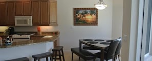Luxury Apartment, 3 Bedrooms, Non Smoking, Beach View | In-room dining