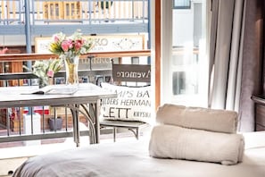 Appartement Ville, 3 chambres, non-fumeurs, vue ville | 3 chambres, literie hypoallergénique, coffres-forts dans les chambres