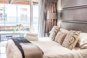 City Apartment, 3 Bedrooms, Non Smoking, City View