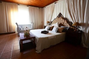 Desk, free cots/infant beds, rollaway beds