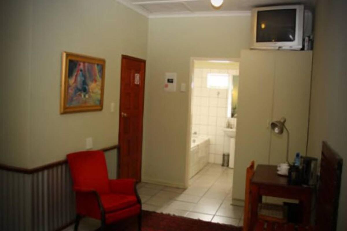 In-room safe, desk, free WiFi