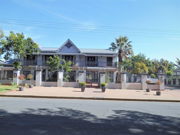 Fachada da propriedade