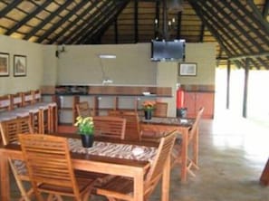 Dining - Leselo La Bontshi Lodge (Groblersdal)