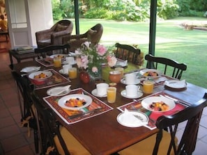 Dining - Happy Lands Self Catering B&B (Addo)
