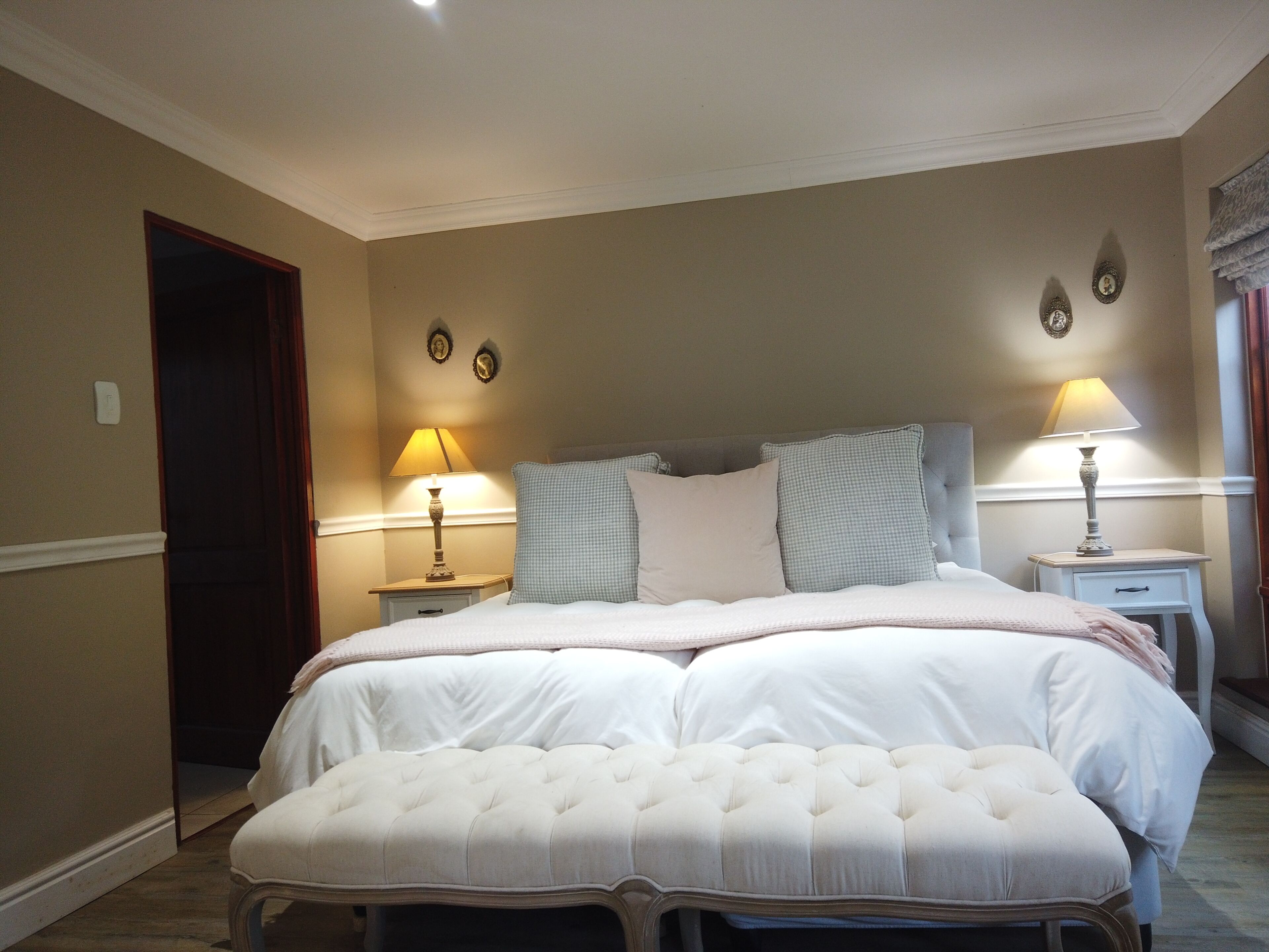 Deluxe Room (Midknight)