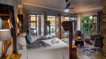 Superior suite, 1 slaapkamer (Afrika Suite ) | Een minibar, een kluis op de kamer, individueel gedecoreerd