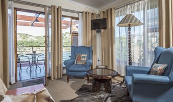 Suite superior, 1 habitación (Afrika Suite ) | Minibar, caja fuerte, decoración individual y mobiliario individual