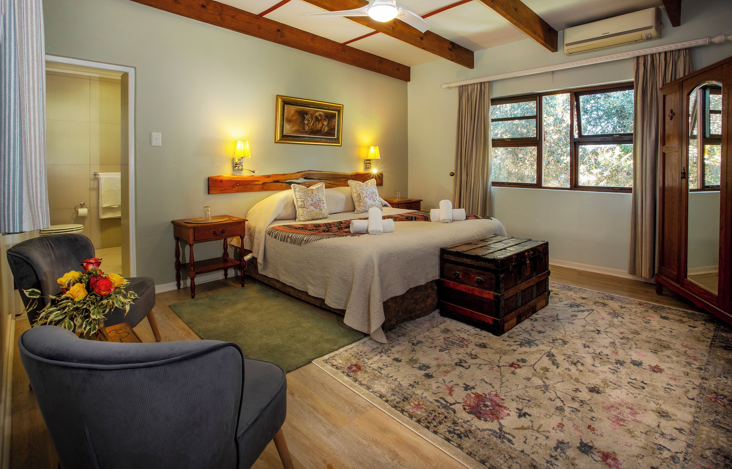 Comfort Studio Suite, 1 Bedroom (Lion Suite ) | Minibar, in-room safe, individually decorated, individually furnished