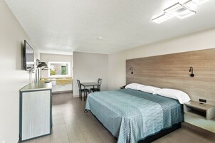 Quartos à prova de som, Wi-Fi de cortesia, roupa de cama