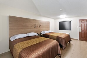 Soundproofing, free WiFi, bed sheets - Siesta Inn McAllen (McAllen)