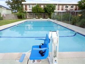 Outdoor pool - Siesta Inn McAllen (McAllen)