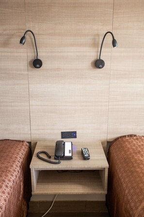 Soundproofing, free WiFi, bed sheets - Siesta Inn McAllen (McAllen)