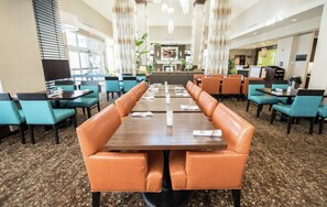 每日供應即叫即煮早餐 (費用另計)