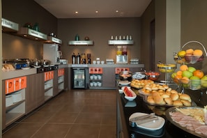 Free daily buffet breakfast