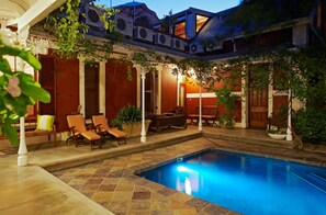Indoor/outdoor pool - Roosenwijn Guest House (Stellenbosch)